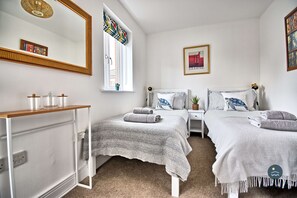 2 chambres, fer et planche à repasser, accès au Wi-Fi (inclus)