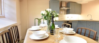 Poxwell Manor West Wing - Exclusive Dorset Retreat