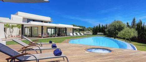 Sisäuima-allas, lämmitetty uima-allas