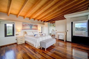 4 chambres, fer et planche à repasser, lit parapluie, Wi-Fi gratuit