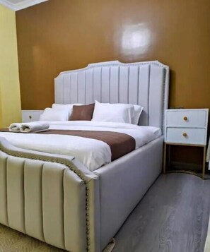 4 bedrooms, in-room safe, desk, iron/ironing board - Cozy - 4 bedroom Luxury furnished apartment (Nairobi)