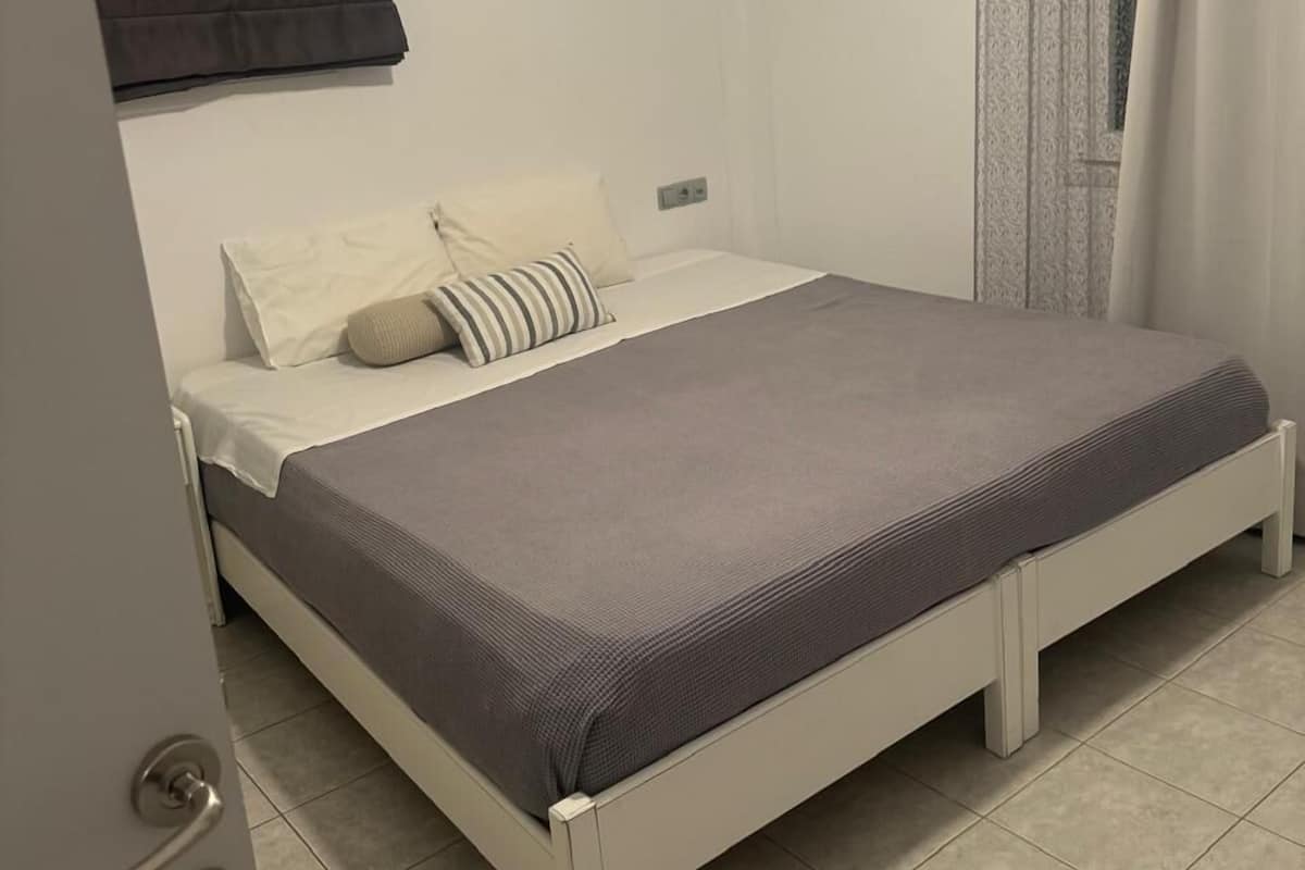 Appartamento | Una cassaforte in camera, con stile personalizzato