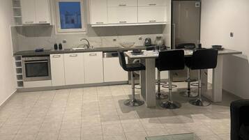 Apartment | Living area | Flat-screen TV