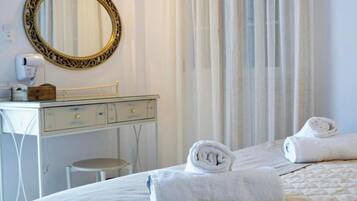 Deluxe Double or Twin Room | In-room safe, individually decorated, individually furnished