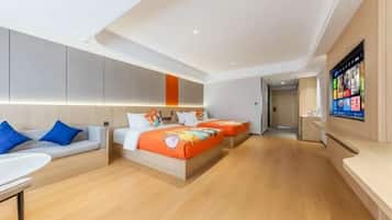 家庭客房, 多張床, 非吸煙房 | 房內夾萬、遮光窗簾/窗簾、免費 Wi-Fi