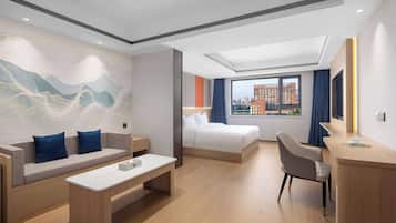 豪華客房, 1 張特大雙人床, 非吸煙房 | 房內夾萬、遮光窗簾/窗簾、免費 Wi-Fi