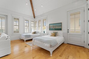 4 habitaciones, tabla de planchar con plancha y wifi gratis 