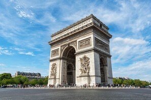 Point of interest - Sweett | Wagram Deluxe XI (Paris)