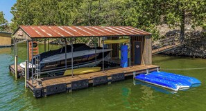 Marina - Lakefront Cabin & Bunkhouse with Private Dock (Jay)