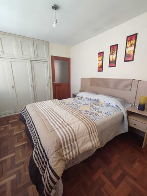2 chambres, fer et planche Ă repasser, Wi-Fi, draps fournis