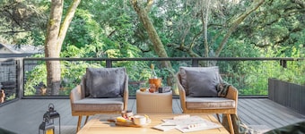 Stylish Sonoma Oasis + Hot Tub - Near Wineries