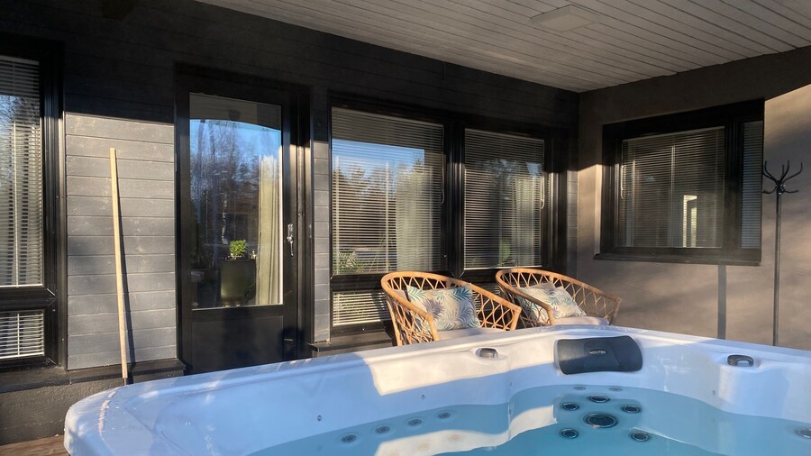 Idyllic Villa Unikko With Jacuzzi And Sauna