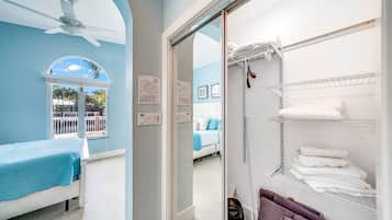 5 soveværelser, skrivebord, strygejern/strygebræt, weekendseng