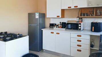 Apartment, 1 Bedroom, Balcony, Mountain View | Interior