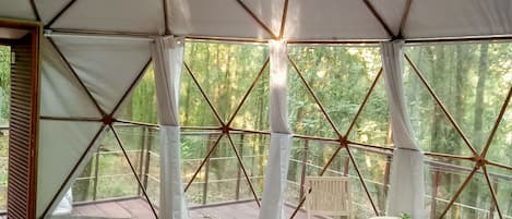 Basic Room | Premium bedding, down duvets, individually decorated