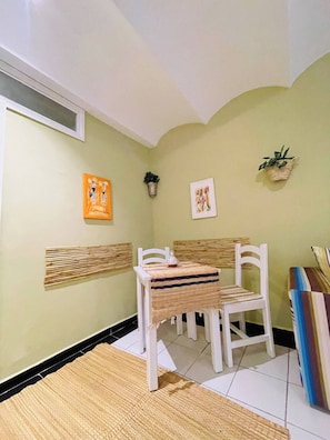 Apartamento, 2 quartos, para fumantes | Sala de jantar