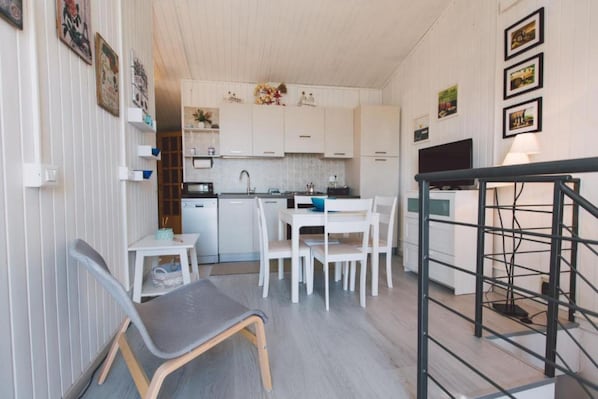 Departamento, 2 habitaciones, para fumadores, patio | Restaurantes