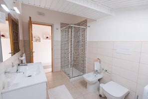 Apartment, 2 Schlafzimmer, Raucher, Terrasse | Badezimmer