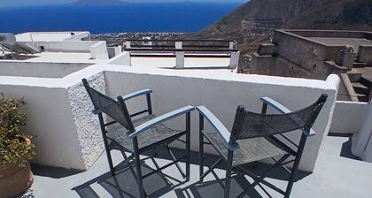 Authentic Castle House in Santorini(sleeps 5)