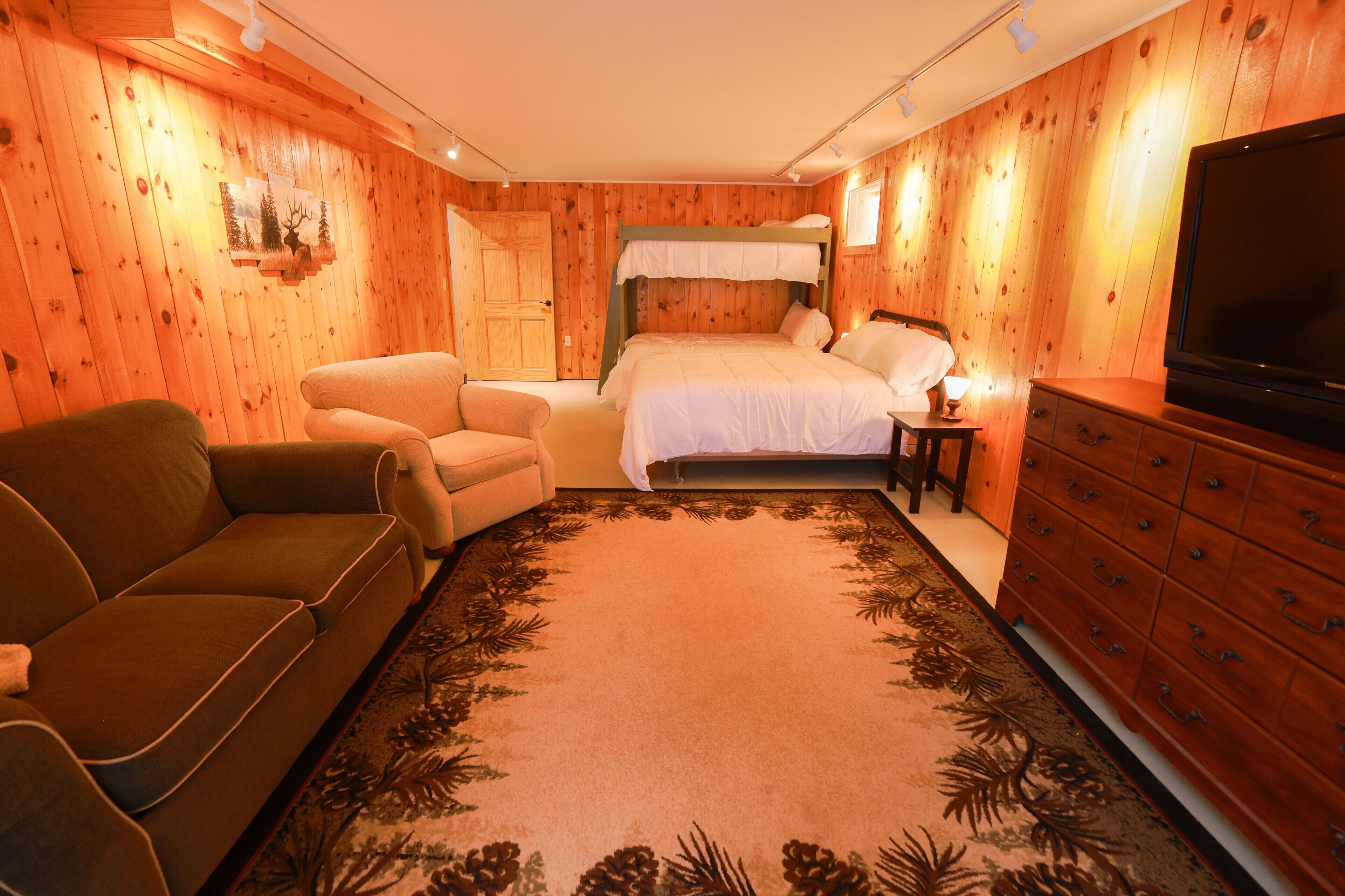 3 bedrooms, WiFi, bed sheets