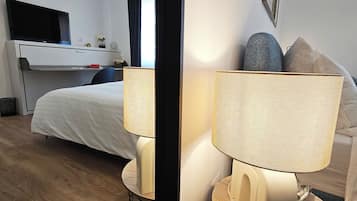 Deluxe Double Room | Desk, soundproofing, free WiFi, bed sheets