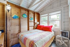 4 slaapkamers, een strijkplank/strijkijzer, internet, beddengoed