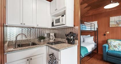 Cozy 1br cabin @ Beach Bum West-O