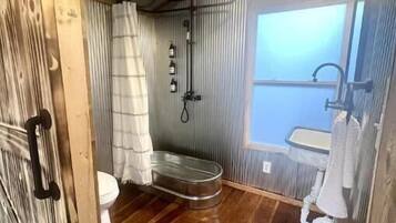 Towels, soap, shampoo, toilet paper