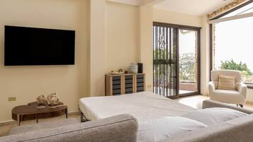 3 habitaciones, tabla de planchar con plancha, wifi y ropa de cama