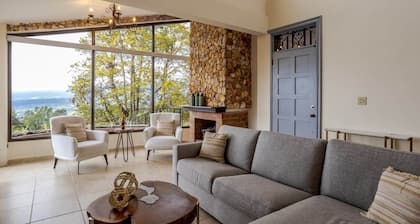 House in Boquete, House in Boquete with king beds and hot tub (565749)