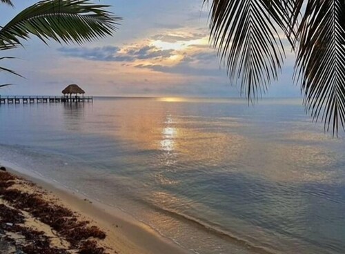 Paradise Beach Belize Suite B (downstairs)