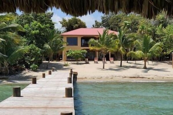 On the beach - Paradise Beach Belize Suite B (downstairs) (Hopkins)