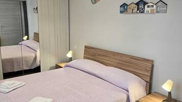 3 slaapkamers, een strijkplank/strijkijzer, wifi, beddengoed