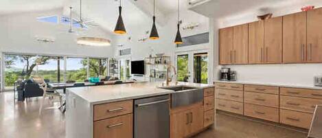 Refrigerador, horno, parrilla de estufa y lavavajillas