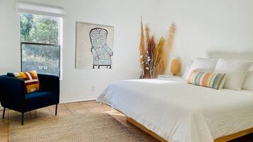 1 Schlafzimmer, Schreibtisch, Bügeleisen/Bügelbrett, Reisekinderbett