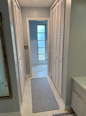 Interior - Serene Lakeside Home Near Beach (Seminole)