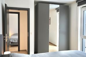 2 chambres, fer et planche à repasser, lit parapluie, Wi-Fi gratuit