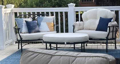 5,000 sq ft 5-bedroom golf course home with walkout - 2 miles from Valhalla!