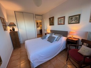 2 habitaciones, tabla de planchar con plancha y wifi gratis 