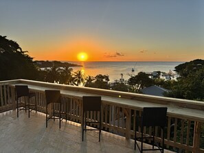 Property grounds - Beach, Diving & Relaxation at Your Doorstep! (Roatan, Honduras)