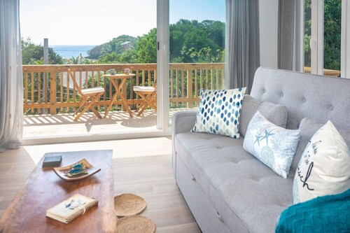 Luxury Ocean View Owner`s Suite | West End