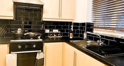 Vista Lodge (5mins) to Mcr Airport
