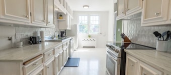 Cardinal Inn ~ Beach Room