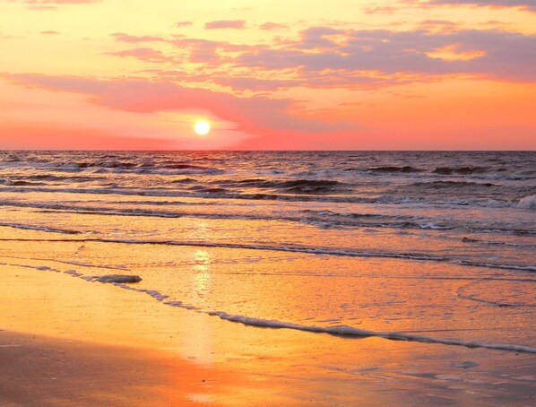 Beach - Family Bay RV – Wildwood Heritage Glen - Sleeps 6 (Bolivar Peninsula)