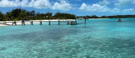 Beach nearby, sun-loungers, beach towels