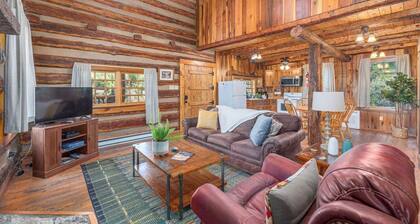 Magical Cabin ~ River Access ~ Minutes from Town