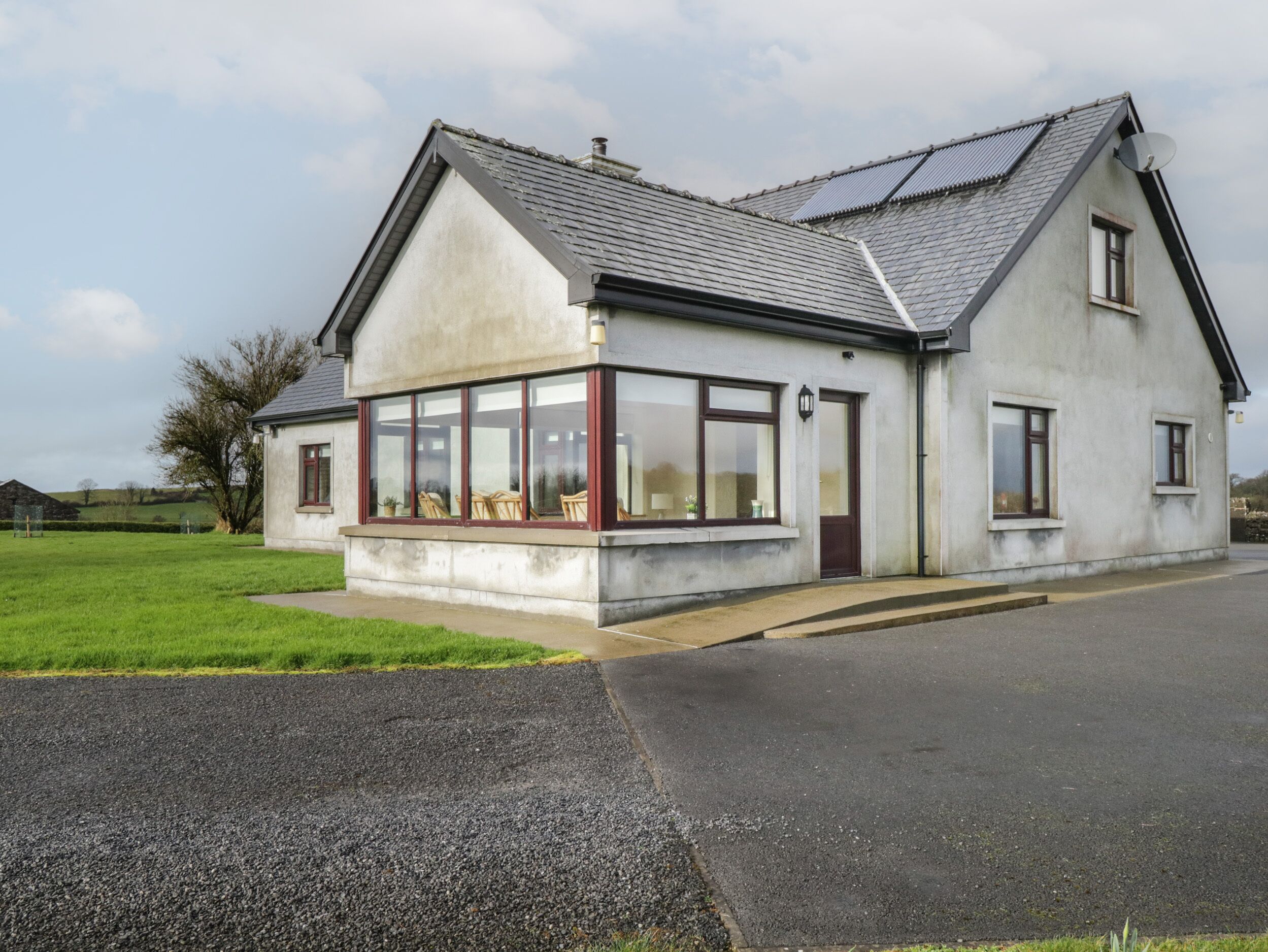 المنشأة من الخارج