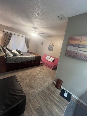 1 chambre, fer et planche à repasser, Wi-Fi gratuit, draps fournis