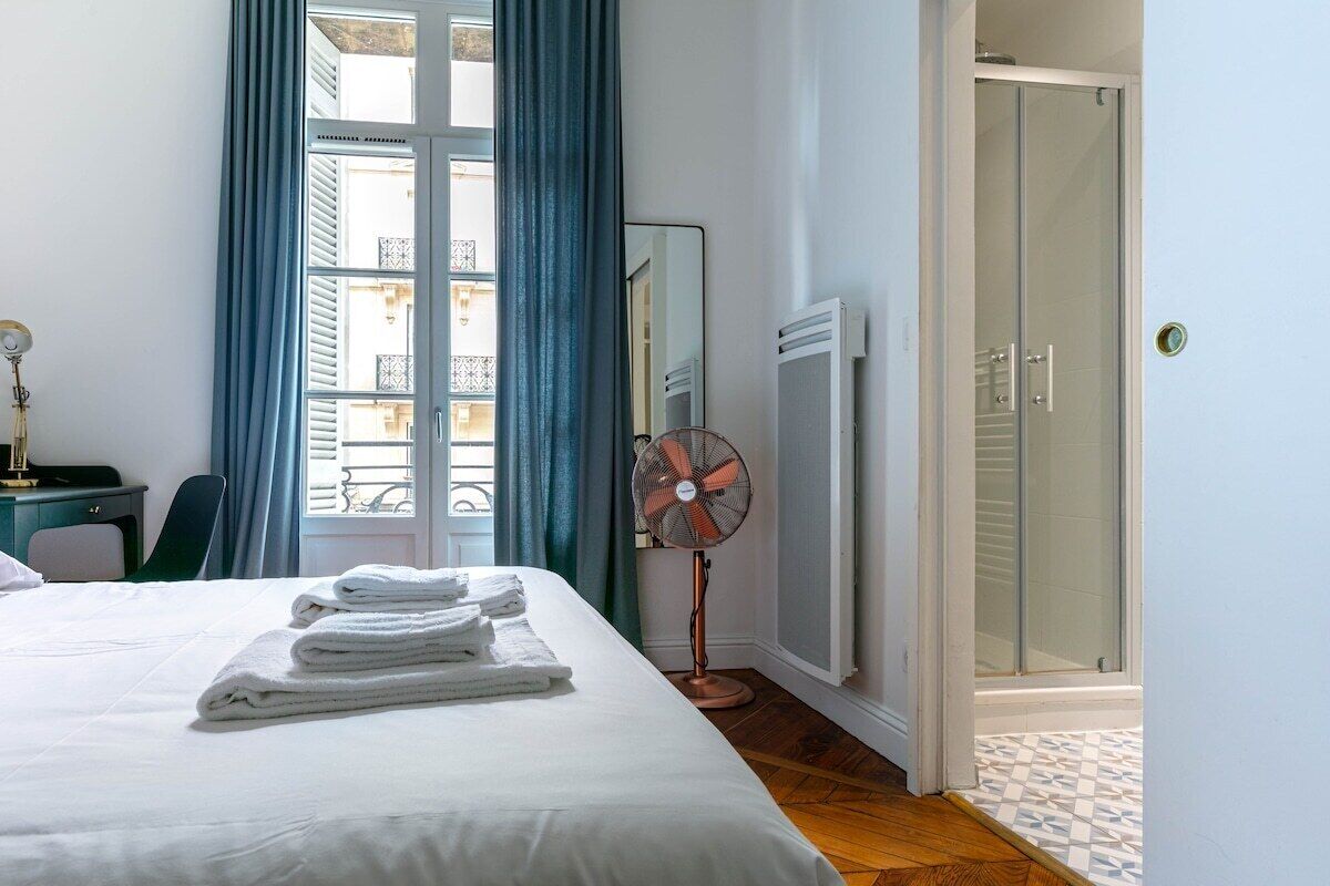 4 chambres, fer et planche à repasser, Wi-Fi gratuit, draps fournis