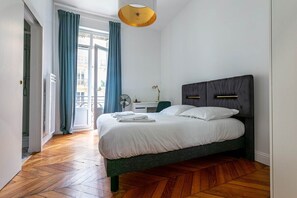 4 bedrooms, iron/ironing board, free WiFi, bed sheets